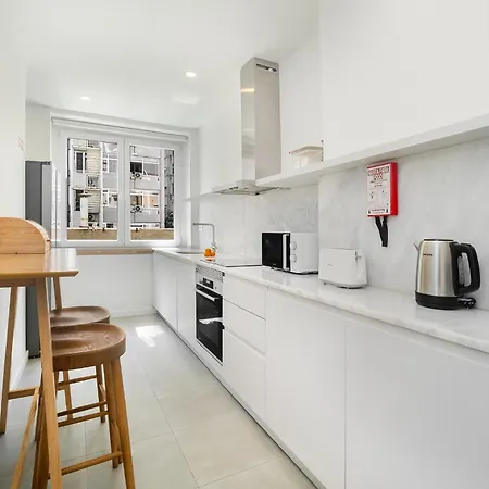 Whome Bright Modern In The Heart Of Alvalade דירה *